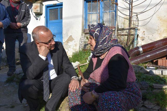 Başkan Kayda, Salihli’de kapı kapı dolaşıyor