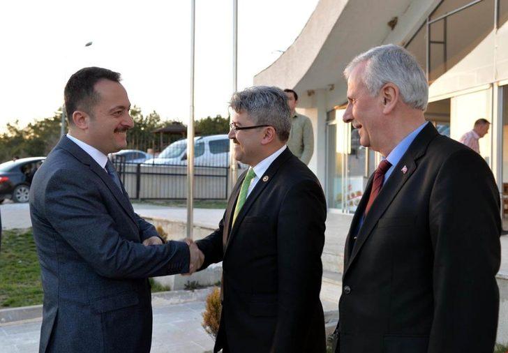 Bilecik İl Genel Meclis üyelerine veda yemeği G3