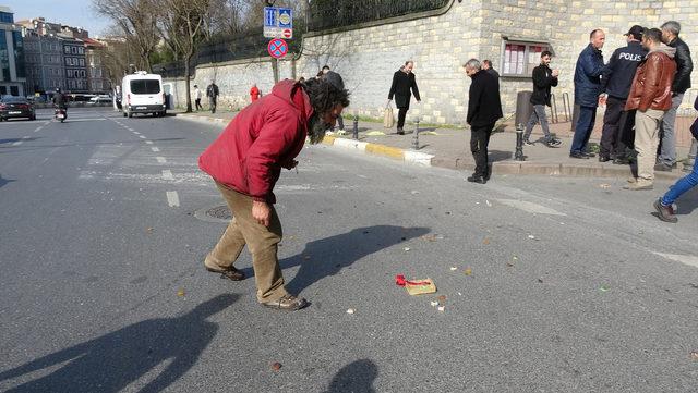 Şüpheli paketten çıkan lokumları yedi