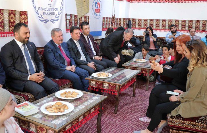 "Tükiye'yi zillete götürmek isteyenlere asla müsaade etmeyelim" G1