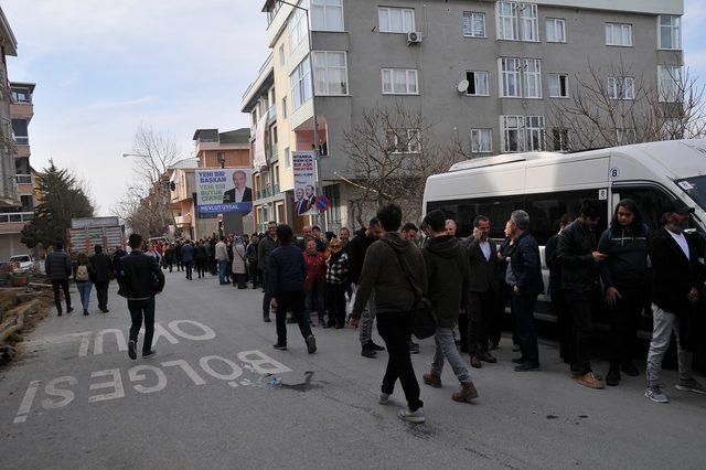 Büyükçekmece’de Kızılordu Korosu kuyruğu 