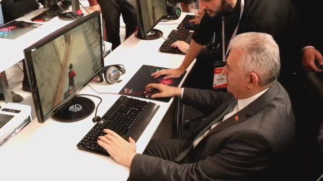 Binali Yıldırım PUBG oynadı