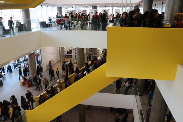 Denizle de k&uuml;t&uuml;phane a&ccedil;ılışına yoğun ilgi 4