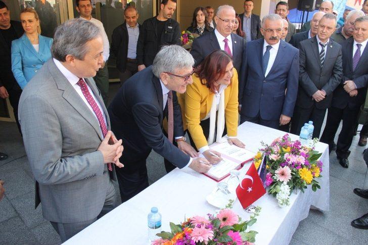 Büyükşehir Belediye çalışanlarının sözleşme sevinci G4