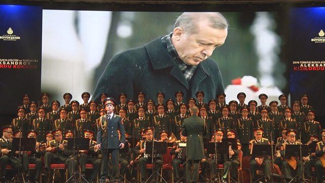 Kızılordu Korosu Büyükçekmece'de sahne aldı