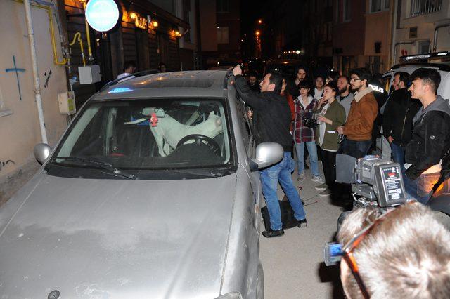 Türkiye'ye getirilmesi yasak olan 'Dogo Arjantin' cinsi köpek, cipte 12 saat mahsur kaldı