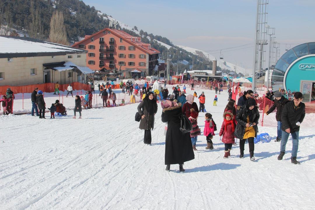 Paland&ouml;ken hafta sonunda dolup taştı