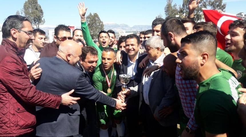 Karaisalıspor şampiyon