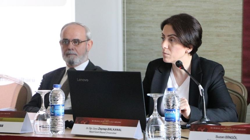 Tarih sempozyumunda Hereke halısı ve Karam&uuml;rsel sepeti konuşuldu