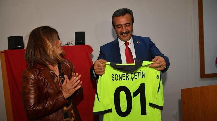 Soner &Ccedil;etin&rsquo;e hakem forması
