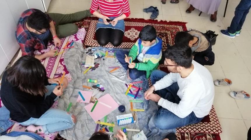 Dicle Toplum G&ouml;n&uuml;ll&uuml;leri Vakfı&rsquo;ndan kelebek &ccedil;ocuklara destek