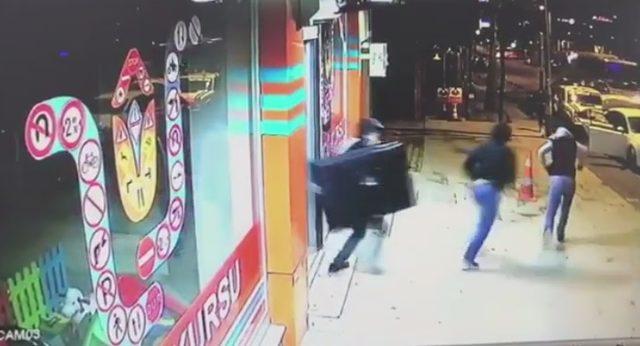 Arnavutköy'deki LCD televizyon hırsızları kamerada