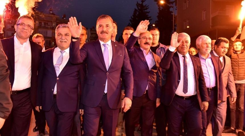 Tuna, Silifke ve Erdemli&rsquo;de halkla buluştu