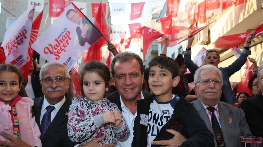 Se&ccedil;er: "Anketlerde &ouml;ndeyiz"