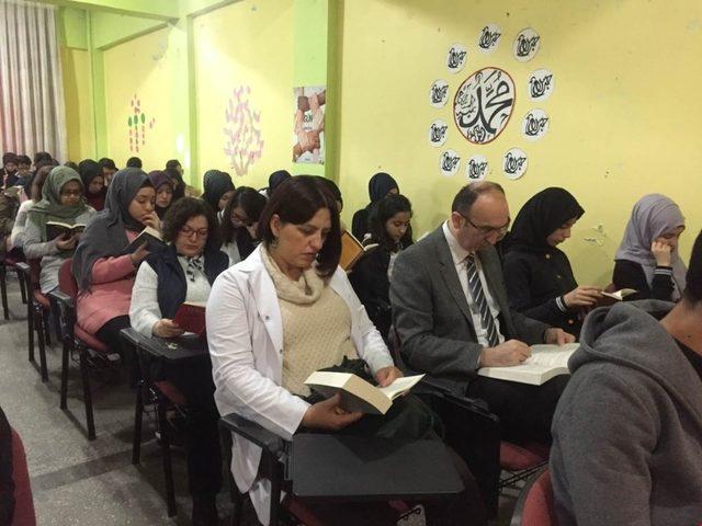 İmam Hatip Lisesi’nde kitap okuma saati