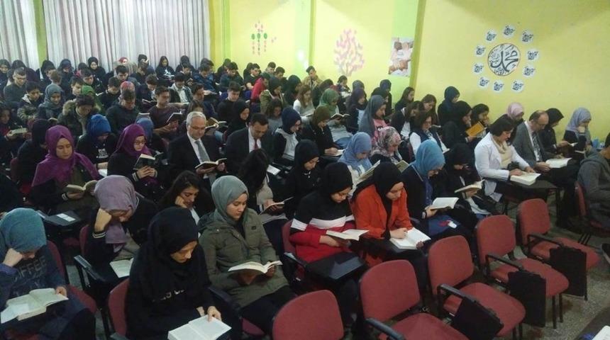 İmam Hatip Lisesi’nde kitap okuma saati