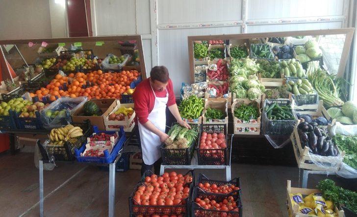 Kılıçdağorlu’na kızdı, pastanede meyve sebze satmaya başladı G2