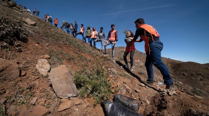 Arapgir’de  3 bin fidan toprakla buluştu