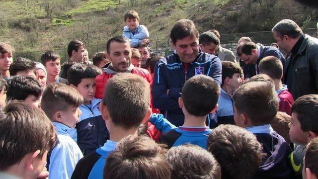 Ünal Karaman, Trabzonspor Borçka Futbol Okulu’nu ziyaret etti