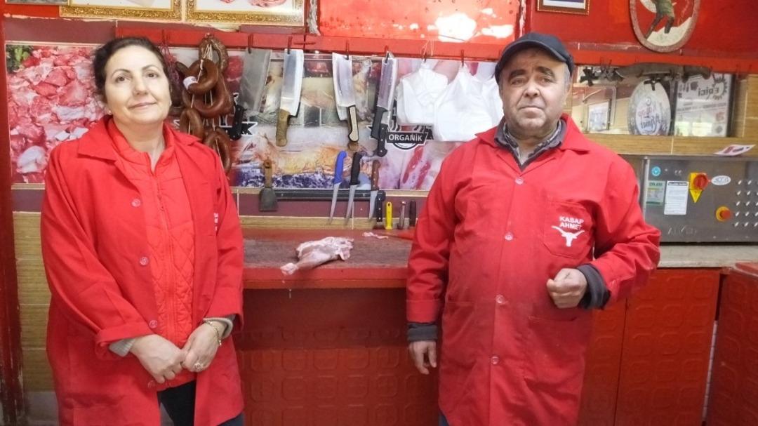 Balıkesirli kasabın kavurma şenliği ş&ouml;lene d&ouml;n&uuml;şt&uuml;