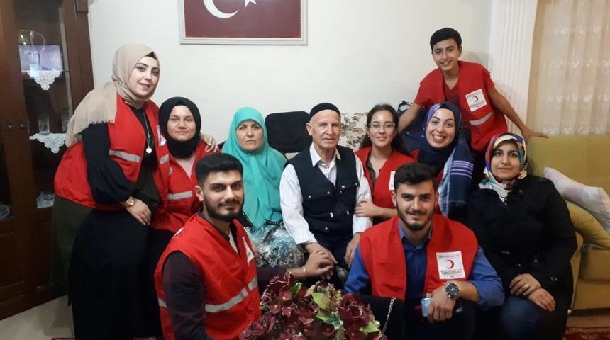 Şehit ailelerini ziyaret ettiler