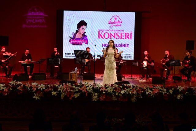 Kadınlar günü etkinlikleri söyleşi ve konser ile son buldu