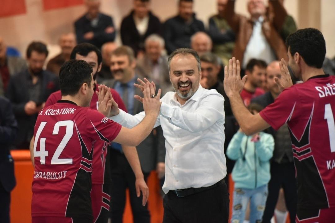 Aktaş g&ouml;n&uuml;lleri fethetti, Bursa i&ccedil;in g&ouml;reve hazırız dedi.