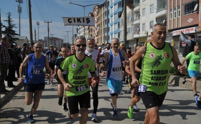 Bafra’da Gaffar Okkan ve Uğur Mumcu adına atletizm yarışması düzenlendi