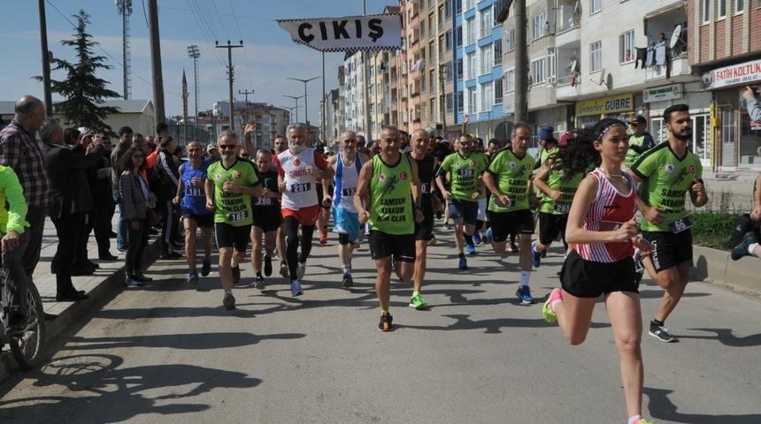 Bafra&rsquo;da Gaffar Okkan ve Uğur Mumcu adına atletizm yarışması d&uuml;zenlendi