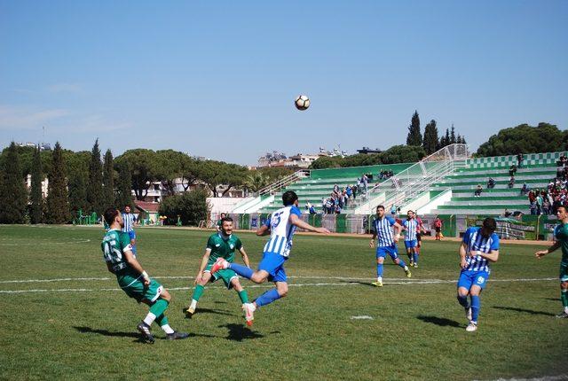 Salihli Belediyespor, İzmirspor’a tek golle yıkıldı