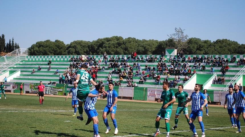 Salihli Belediyespor, İzmirspor&rsquo;a tek golle yıkıldı