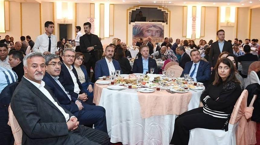 Adalet Bakanı Gül ve Şahin alevi kadınlarla bir araya geldi