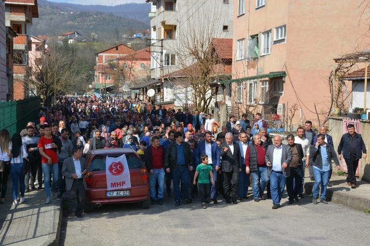 Çaylı’dan miting havasında mahalle gezisi G3