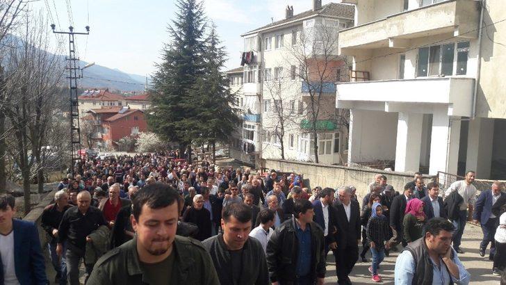Çaylı’dan miting havasında mahalle gezisi G4