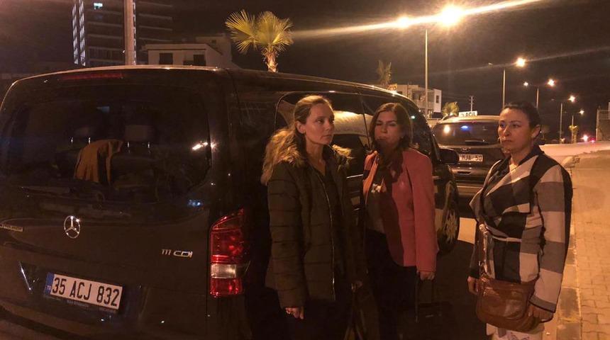 İzmir'de CHP'li adayın eşine ve parti &uuml;yesine sopalı saldırı! 