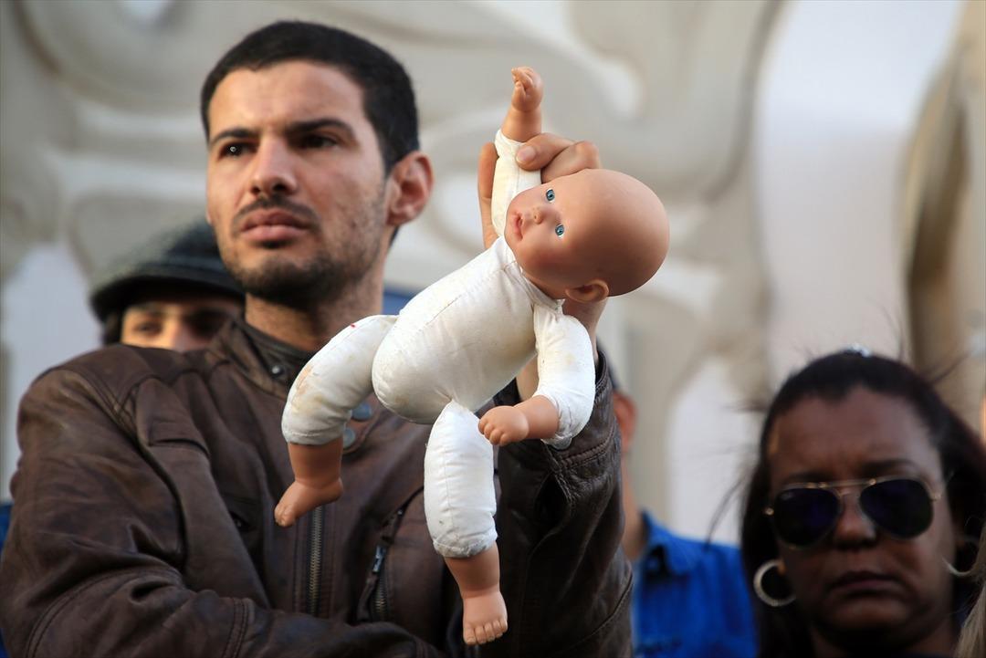 Aynı hastanede 11 bebeğin &ouml;l&uuml;m&uuml;ne protesto