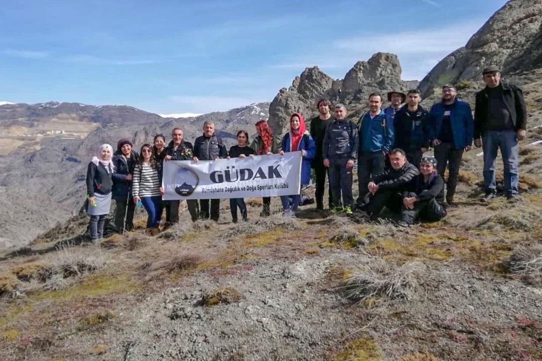 G&uuml;m&uuml;şhaneli dağcılardan Kadınlar G&uuml;n&uuml; y&uuml;r&uuml;y&uuml;ş&uuml;