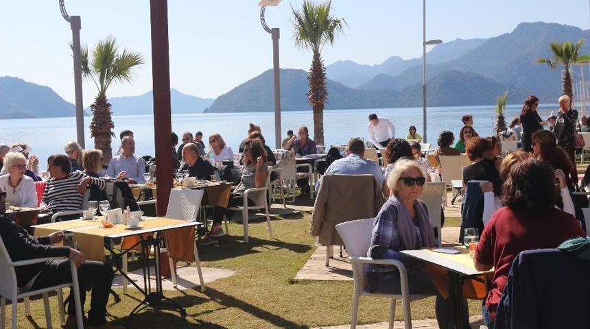 Marmaris’te hayvanseverler kahvaltıda buluştu