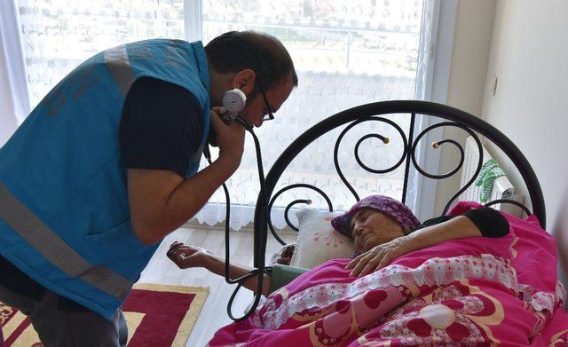 Mersin’de evde sağlık hizmeti yüz güldürüyor