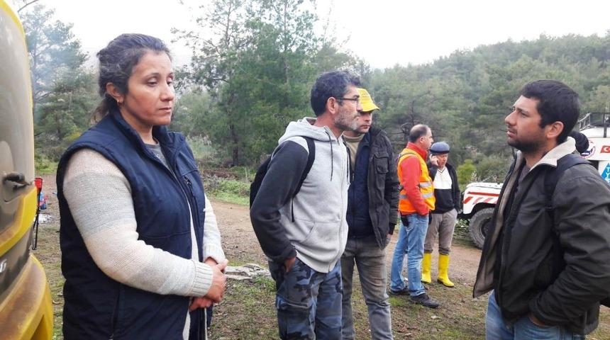 Kızıyla birlikte gittiği dağda kaybolan kadını iz takip k&ouml;peği arıyor