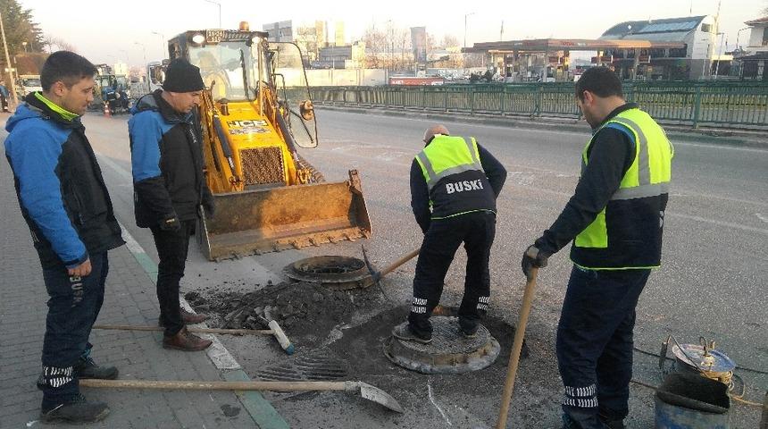 R&ouml;gar kapakları yol seviyesine &ccedil;ıkarılıyor