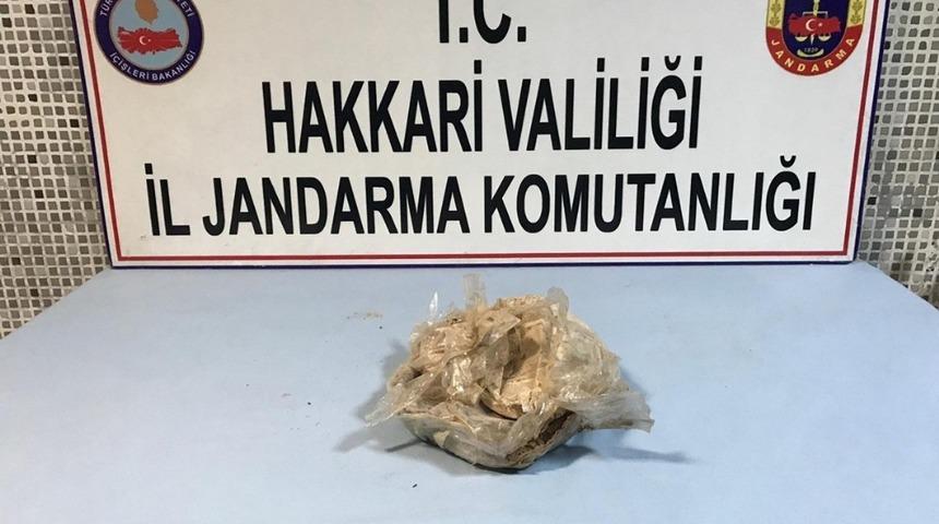 Yolcu minib&uuml;s&uuml;nde 2,5 kilo eroin ele ge&ccedil;irildi