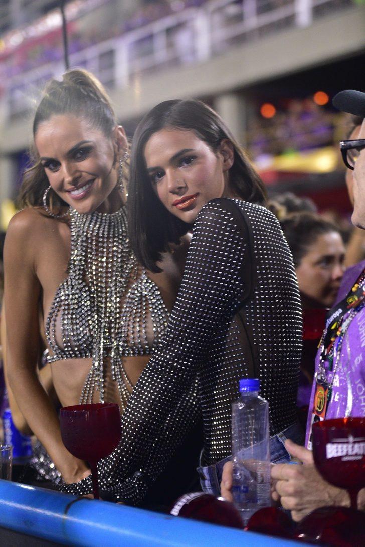 Izabel Goulart Rio Karnavalı'nı gölgede bıraktı G3