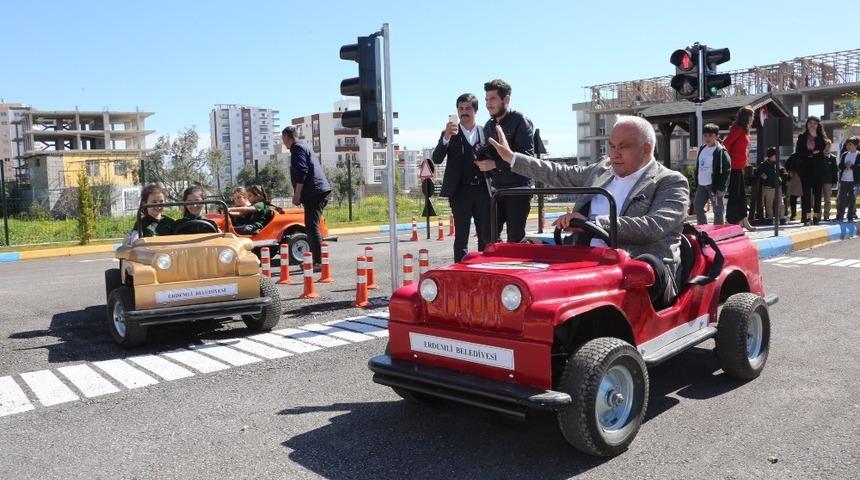 Erdemli&rsquo;de trafik eğitim parkuru a&ccedil;ıldı