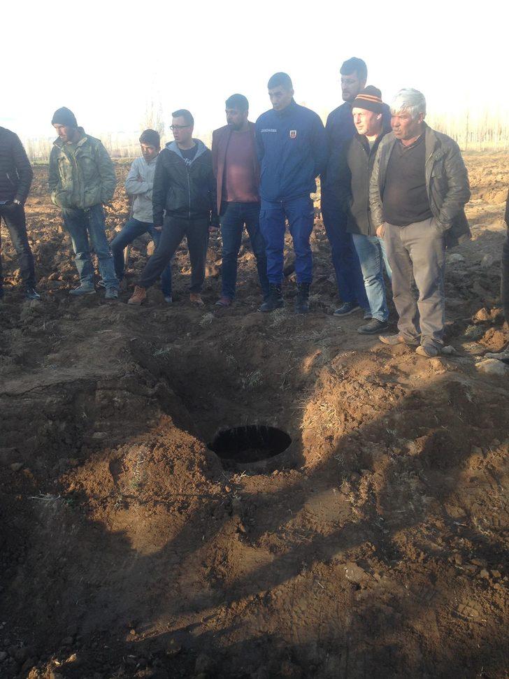 Tesadüfün böylesi! Tarla sürerken tarihi eser buldu G3