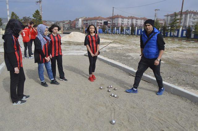 Hükümlülerin yaptığı sahadan derece elde ettiler