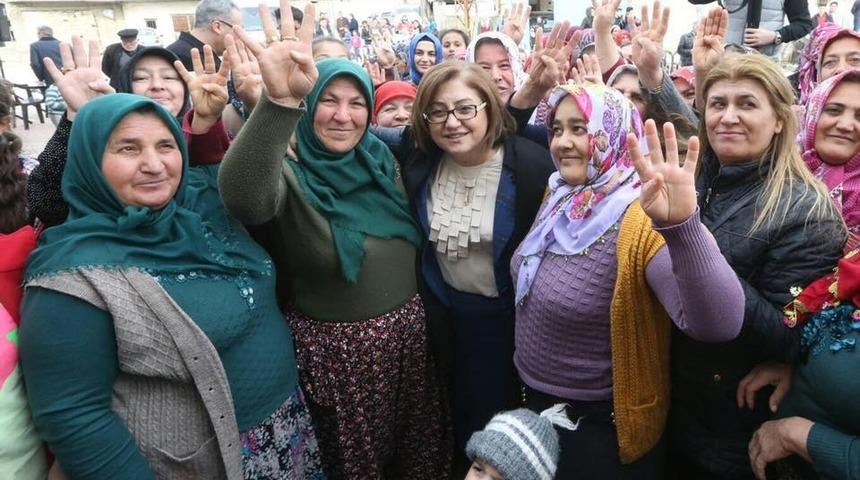 Şahin&rsquo;e k&ouml;yl&uuml;lerden sevgi seli