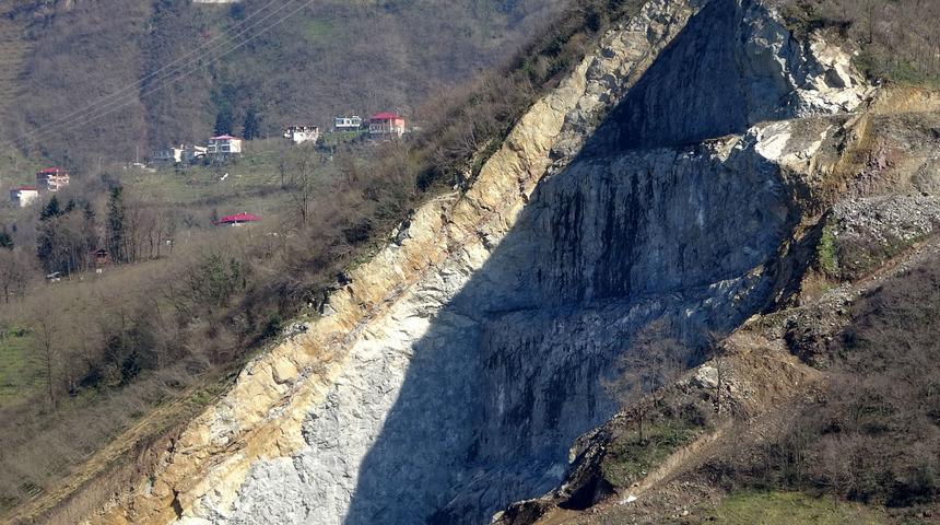 Trabzon'dan gemilerle Gürcistan'a taş taşınacak