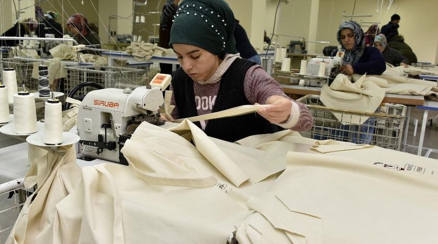 Aydın İŞKUR&rsquo;dan kursa katılan 300 kişiyi iş sahibi yapacak