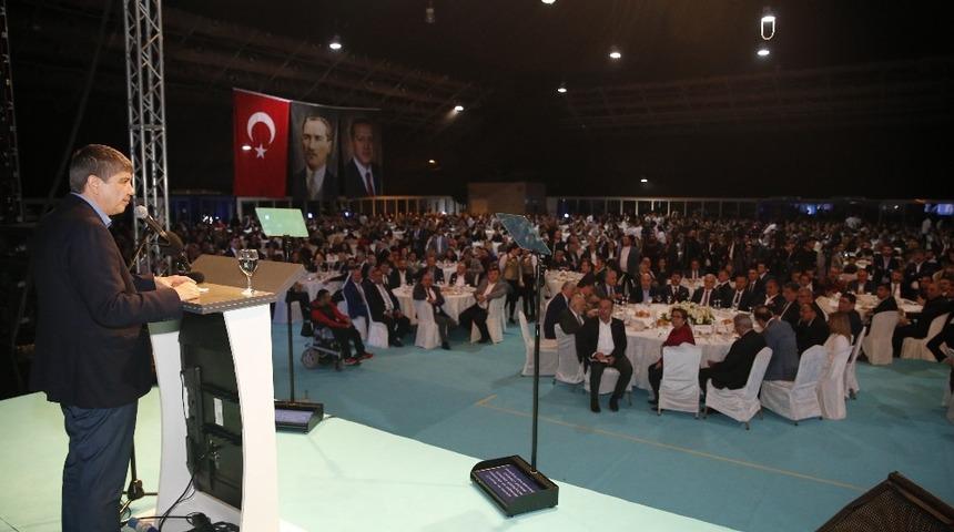 T&uuml;rel: &ldquo;Şampiyonluk kupasını havaya kaldıracağız&rdquo;